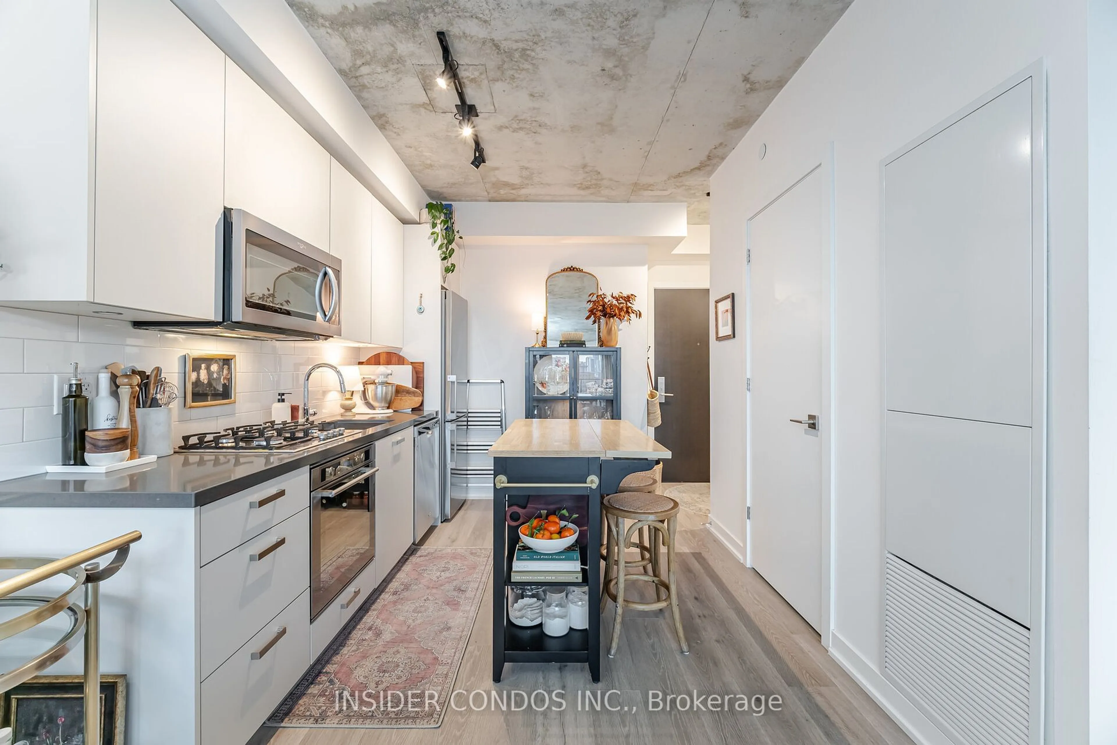 Open concept kitchen, unknown for 55 Ontario St #1402, Toronto Ontario M5A 0T8