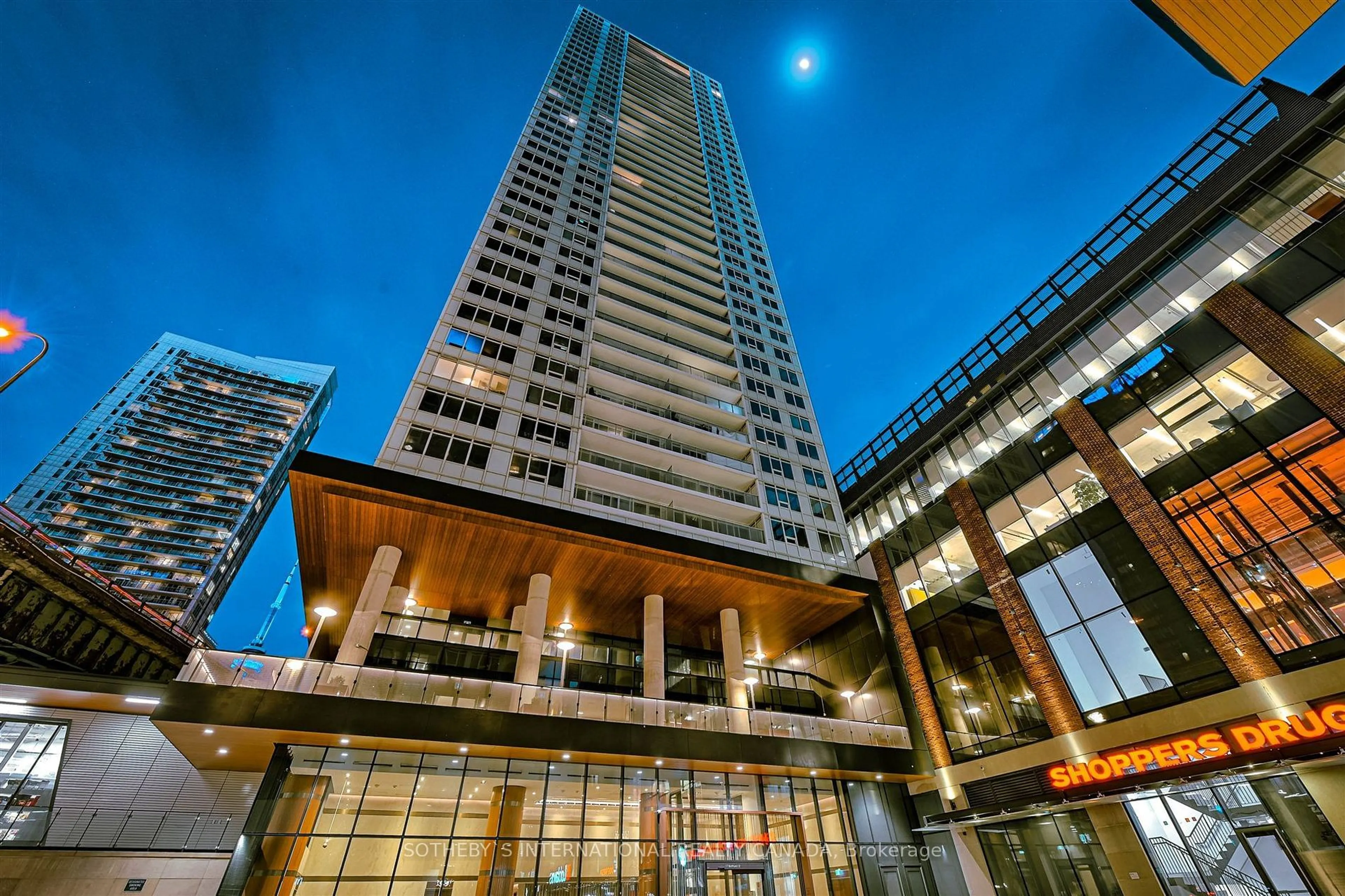 Indoor foyer for 17 Bathurst St #3602, Toronto Ontario M5V 1A5