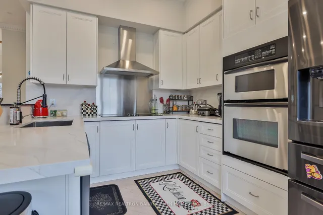 Additional property image - 8 Rean Dr Unit TH 10