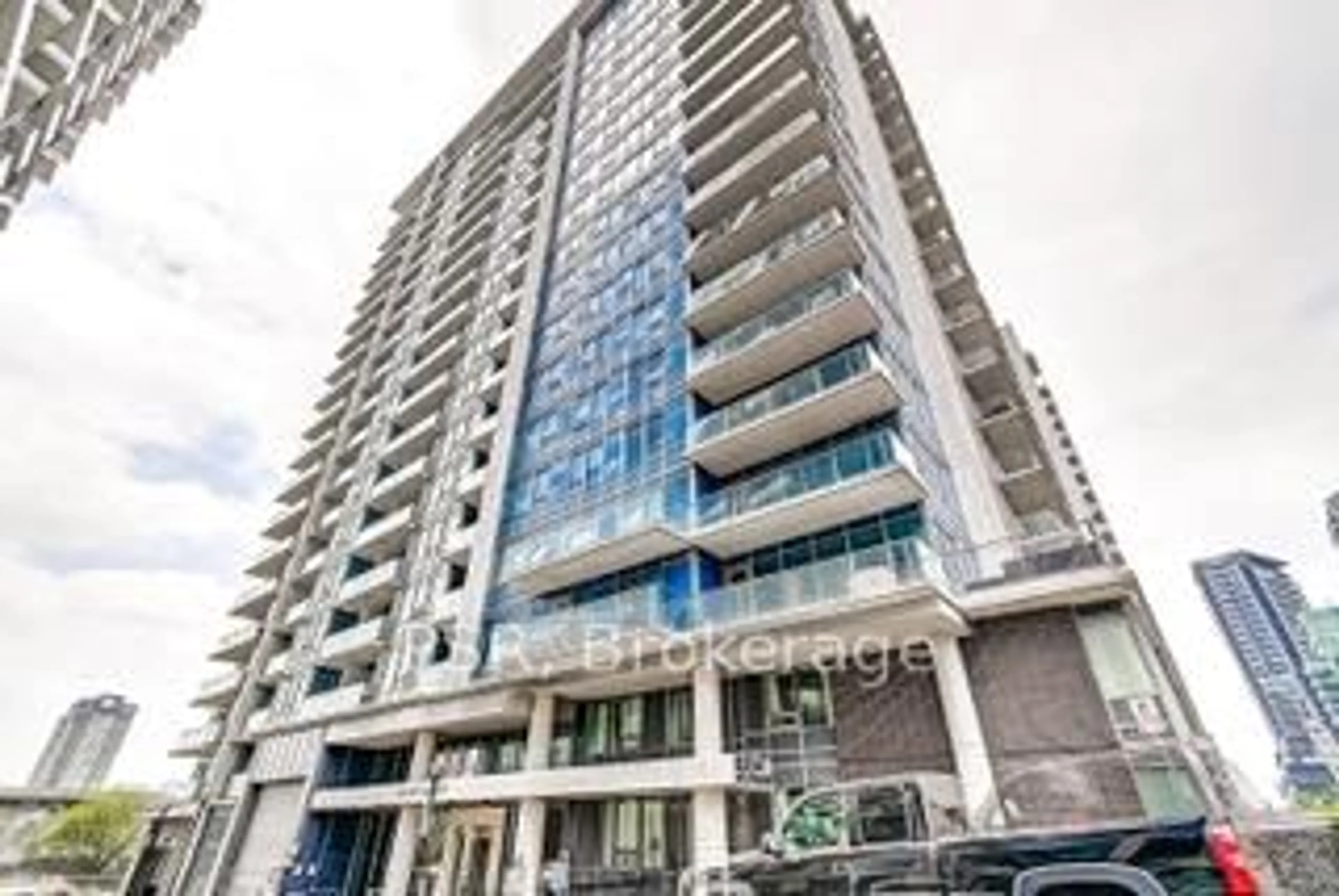 Indoor foyer for 55 East Liberty St #404, Toronto Ontario M6K 3P9