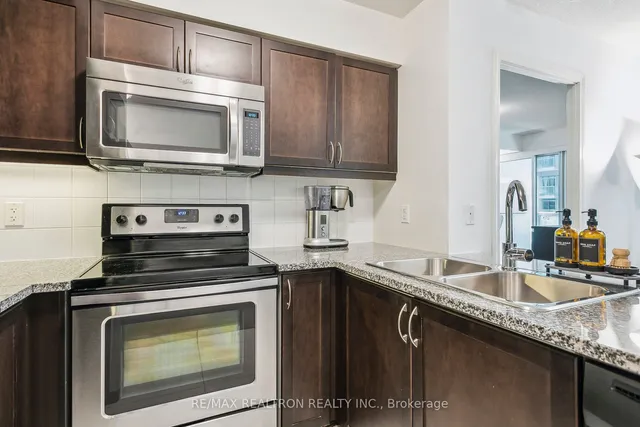 Additional property image - 19 Grand Trunk Cres Unit 1215