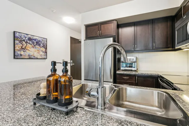 Additional property image - 19 Grand Trunk Cres Unit 1215