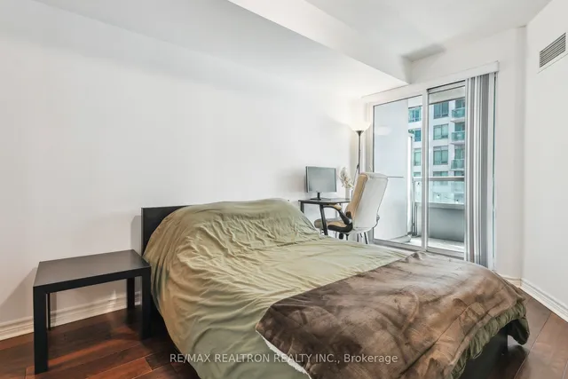 Additional property image - 19 Grand Trunk Cres Unit 1215