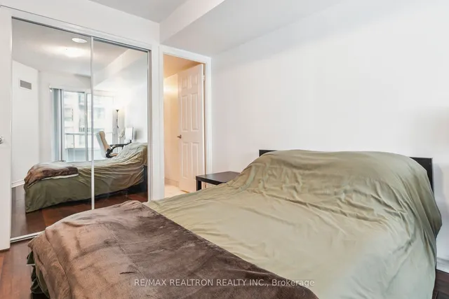 Additional property image - 19 Grand Trunk Cres Unit 1215