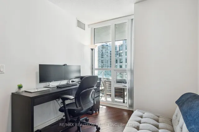 Additional property image - 19 Grand Trunk Cres Unit 1215