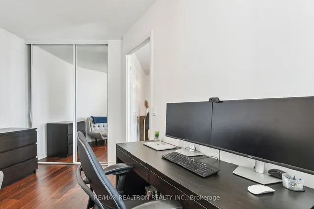 Additional property image - 19 Grand Trunk Cres Unit 1215