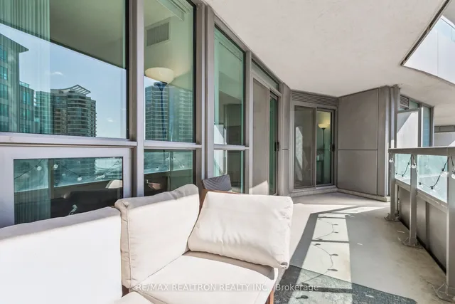 Additional property image - 19 Grand Trunk Cres Unit 1215