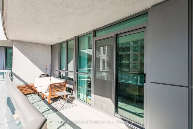 Additional property image - 19 Grand Trunk Cres Unit 1215