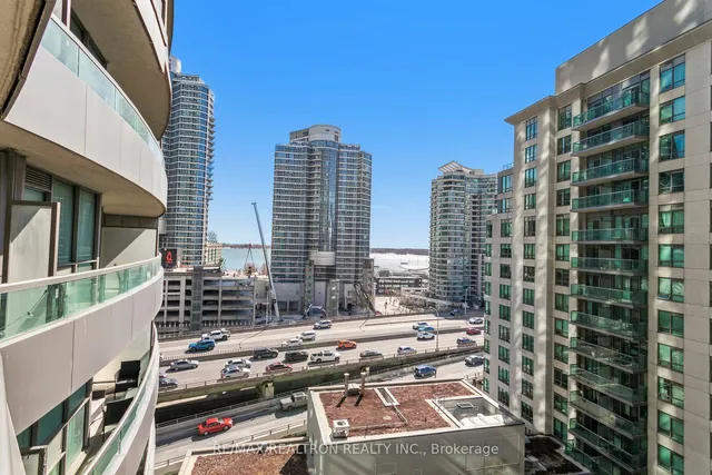 Additional property image - 19 Grand Trunk Cres Unit 1215