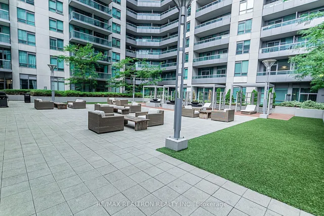 Additional property image - 19 Grand Trunk Cres Unit 1215