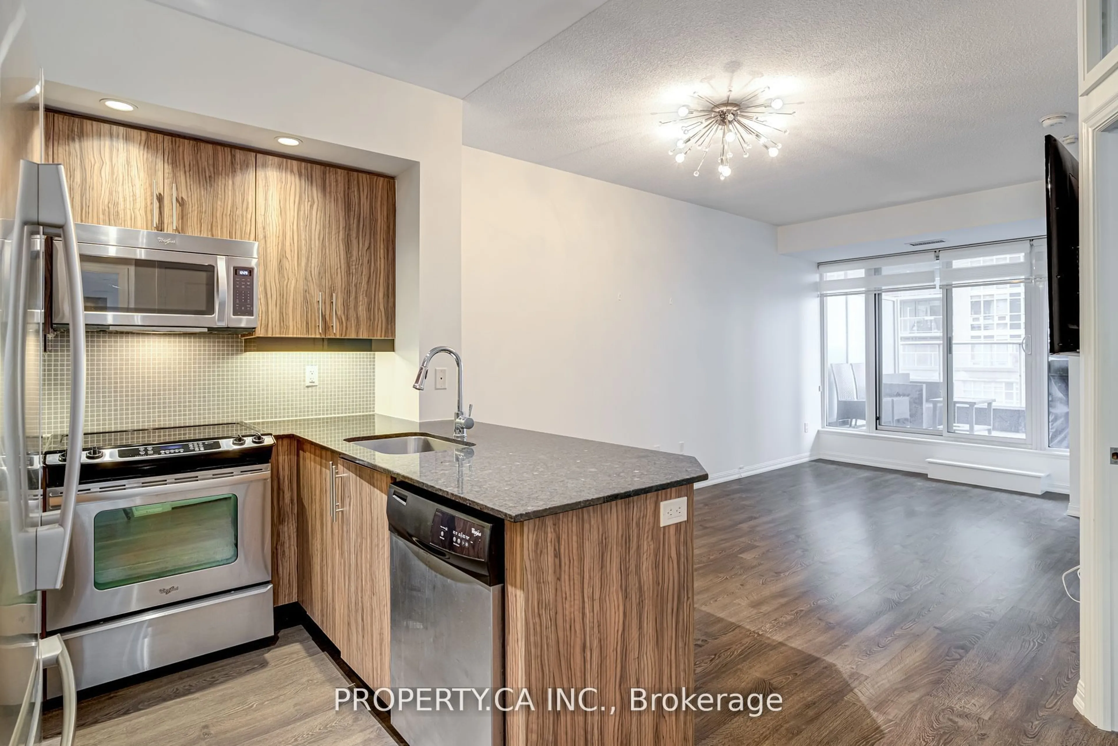 Standard kitchen, wood/laminate floor for 85 East Liberty St #1110, Toronto Ontario M6K 3R4