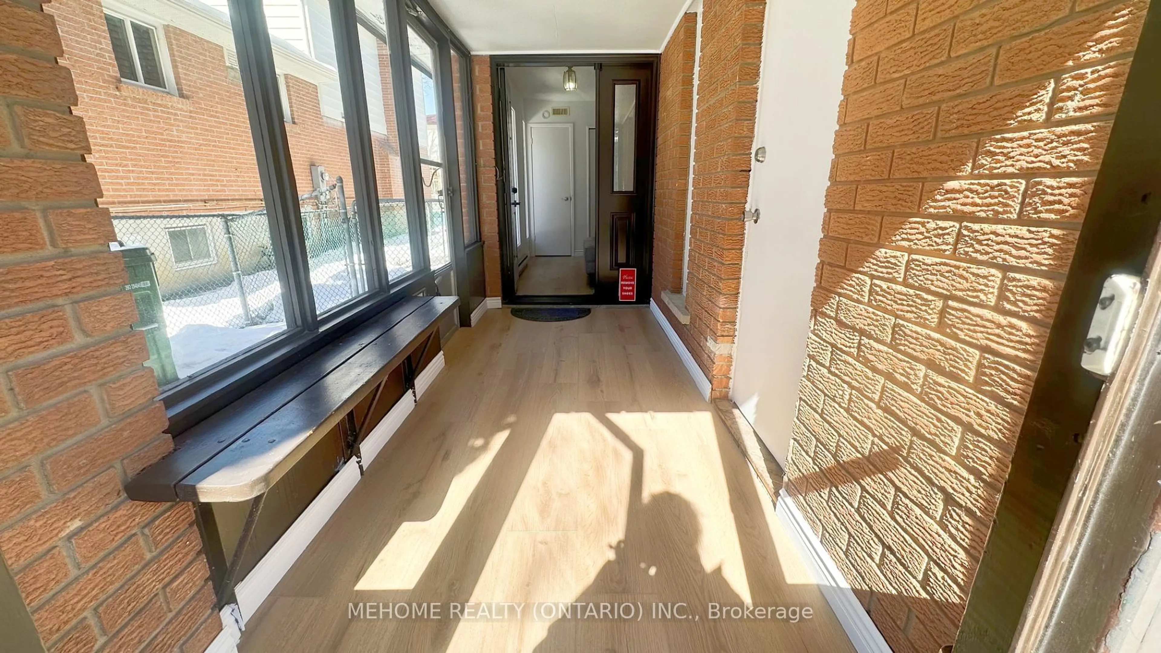 Indoor entryway for 55 Angus Dr, Toronto Ontario M2J 2W9