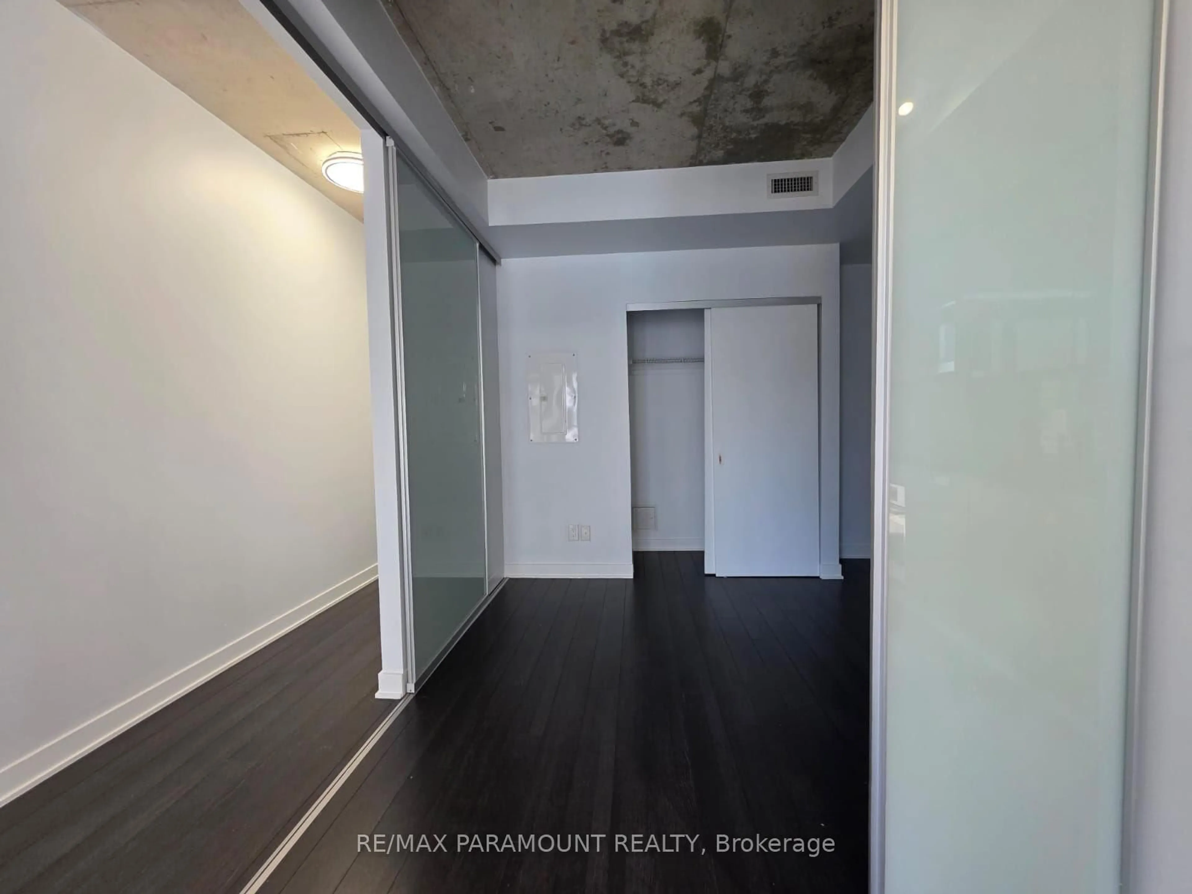 A pic of a room for 210 Simcoe St #1302, Toronto Ontario M5T 0A9