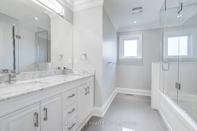Additional property image - 352B Lawrence Ave
