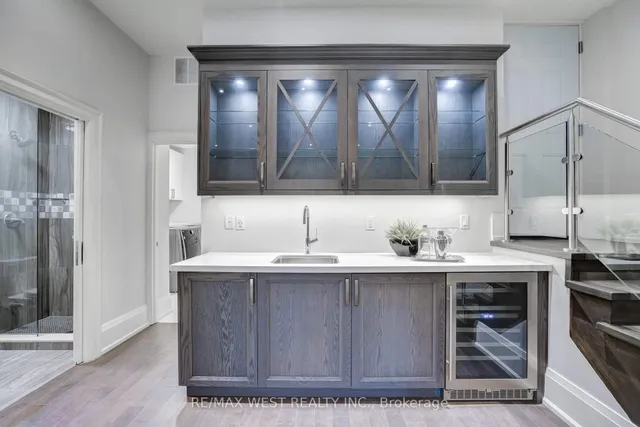 Additional property image - 352B Lawrence Ave