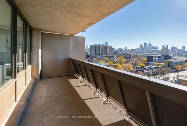 Additional property image - 720 Spadina Ave Unit 1004