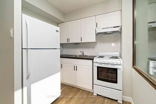 Additional property image - 720 Spadina Ave Unit 1004