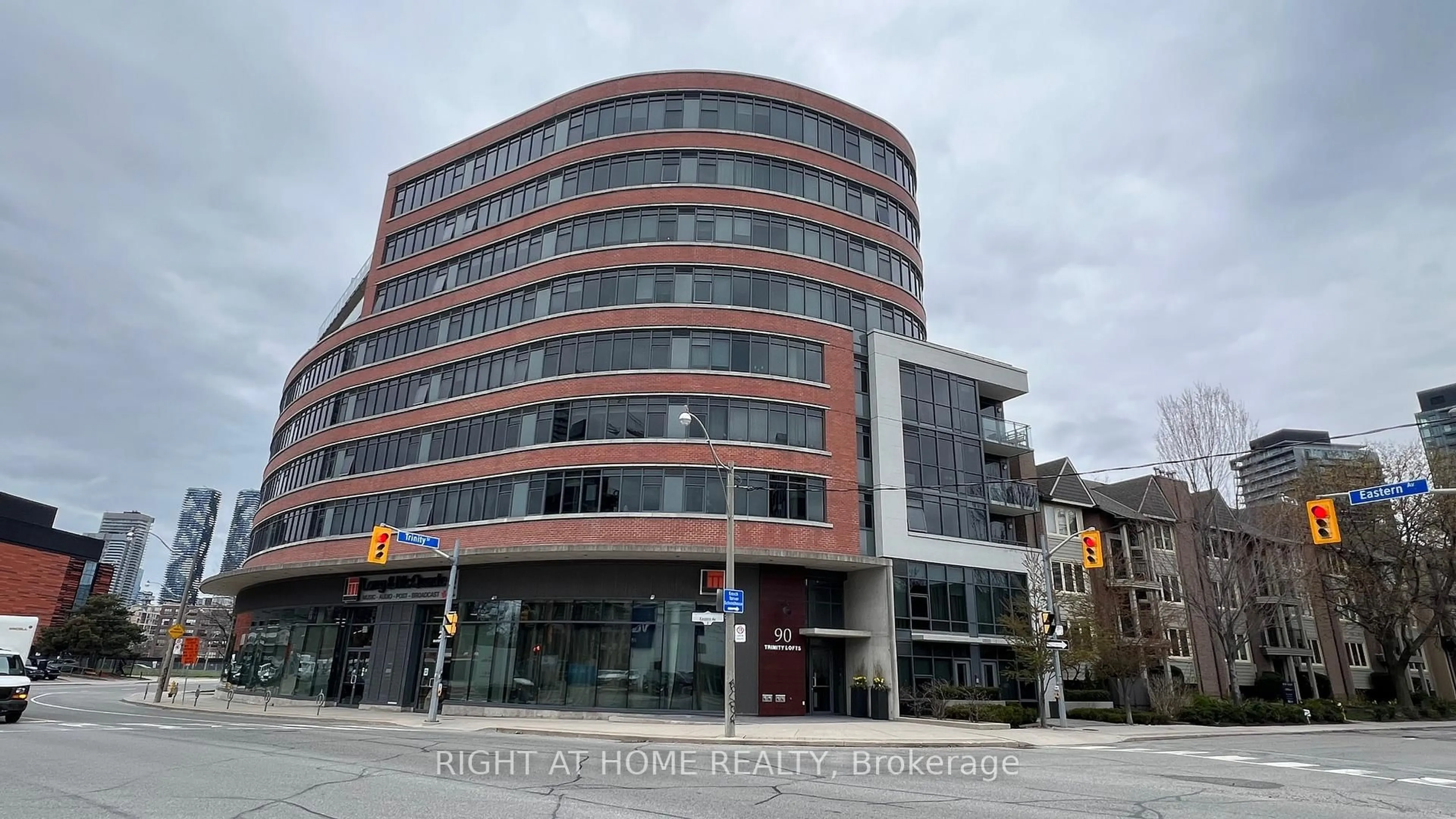 Unknown for 90 Trinity St #602, Toronto Ontario M5A 0E4