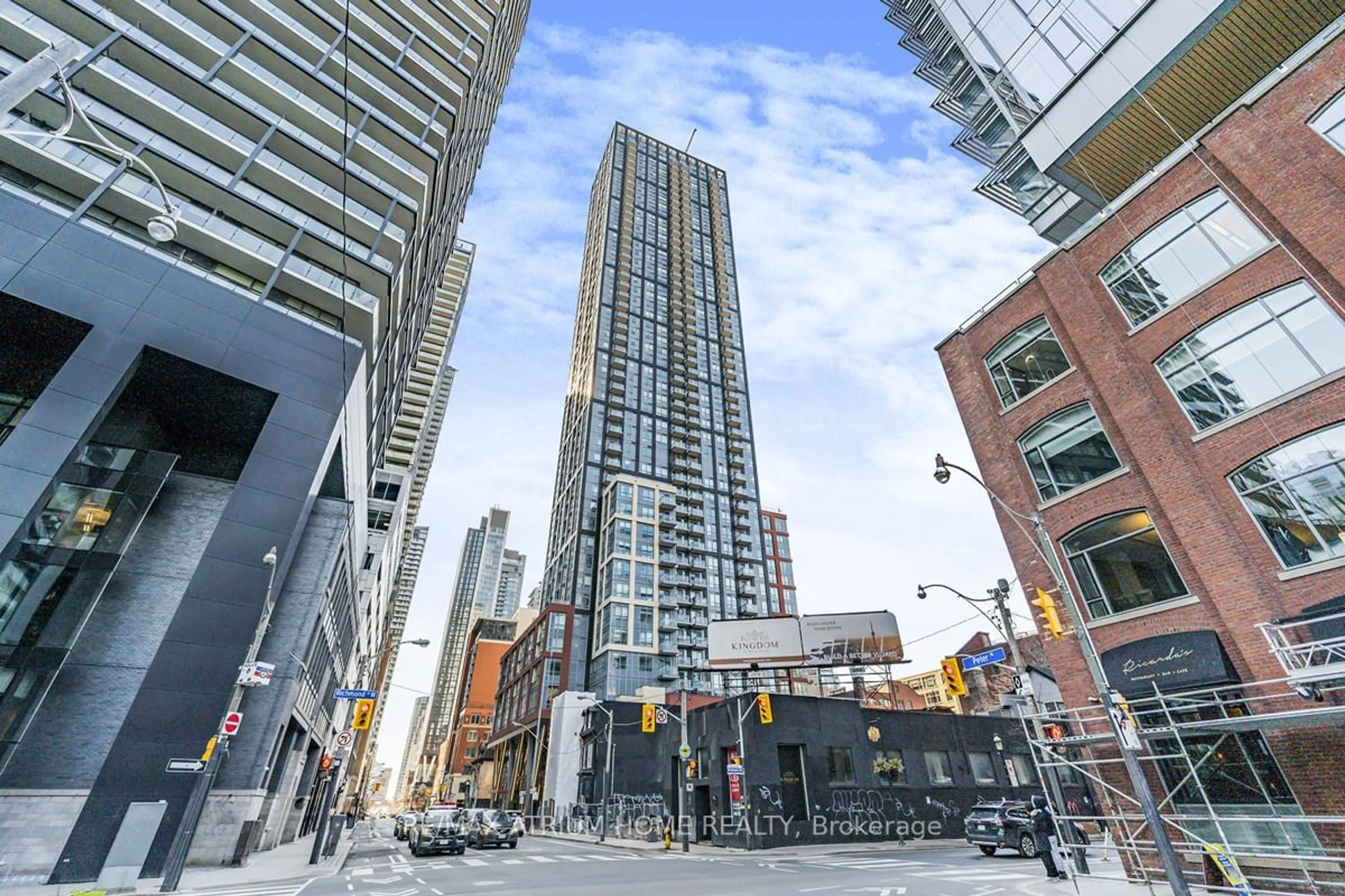 Patio, street for 108 Peter St #510, Toronto Ontario M5V 0W2