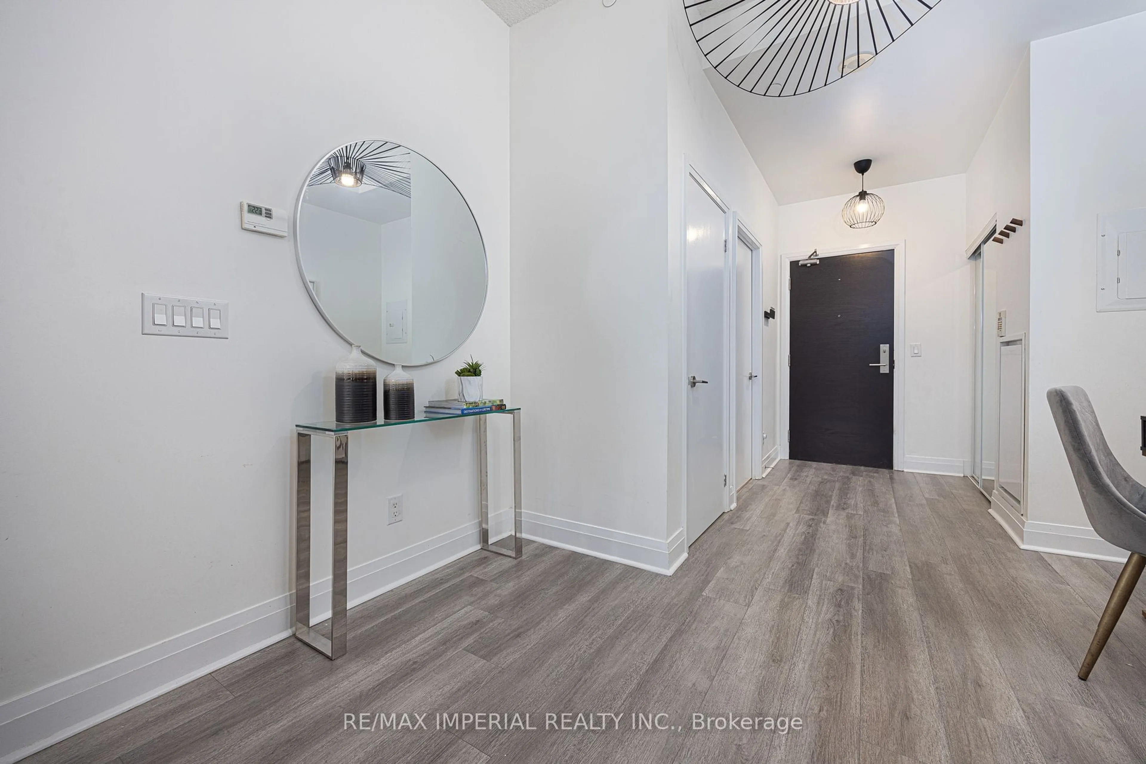 Indoor entryway for 399 Spring Garden Ave #123, Toronto Ontario M2N 3H6