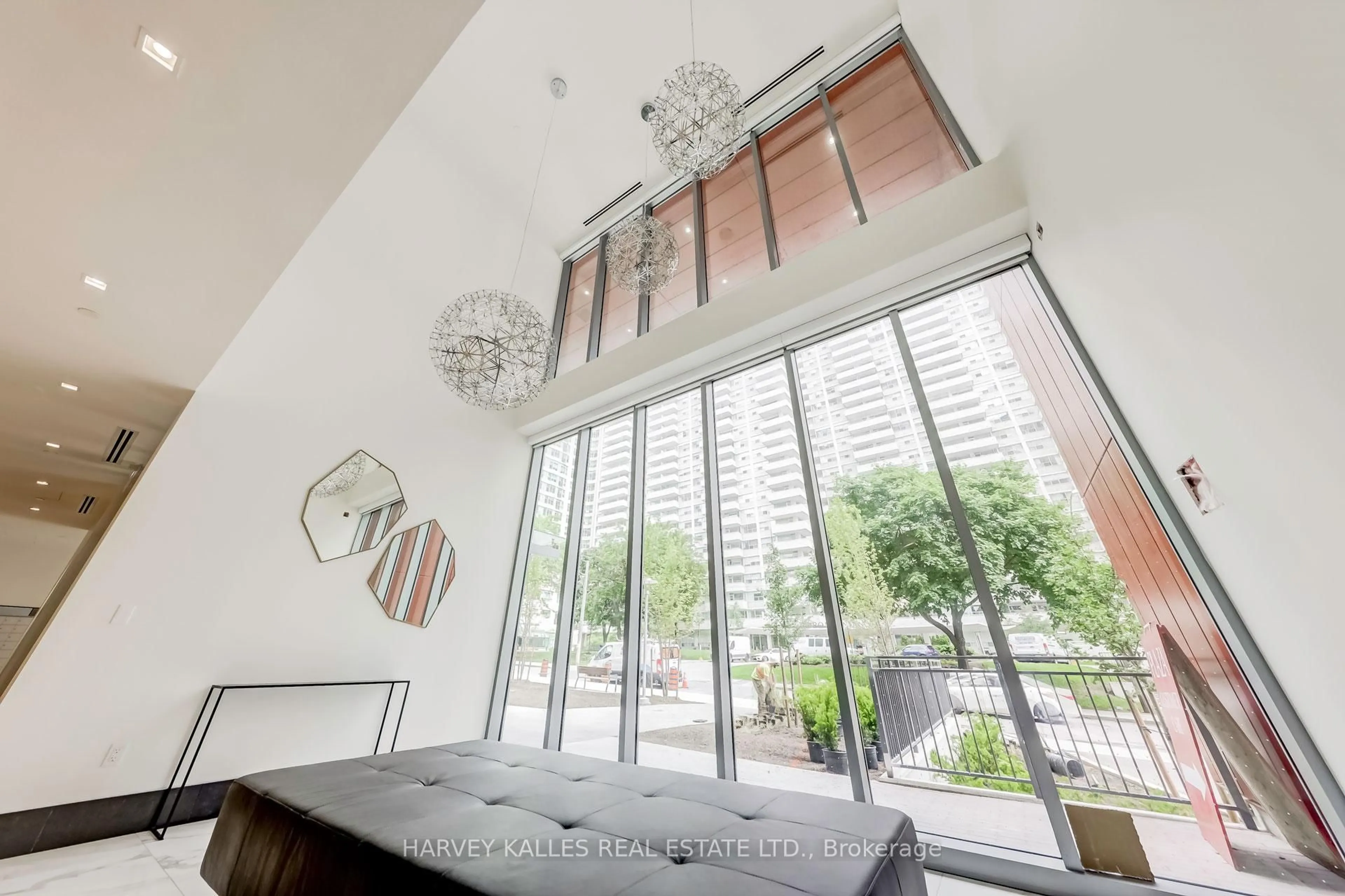 Indoor foyer for 50 Dunfield Ave #316, Toronto Ontario M4S 0E4