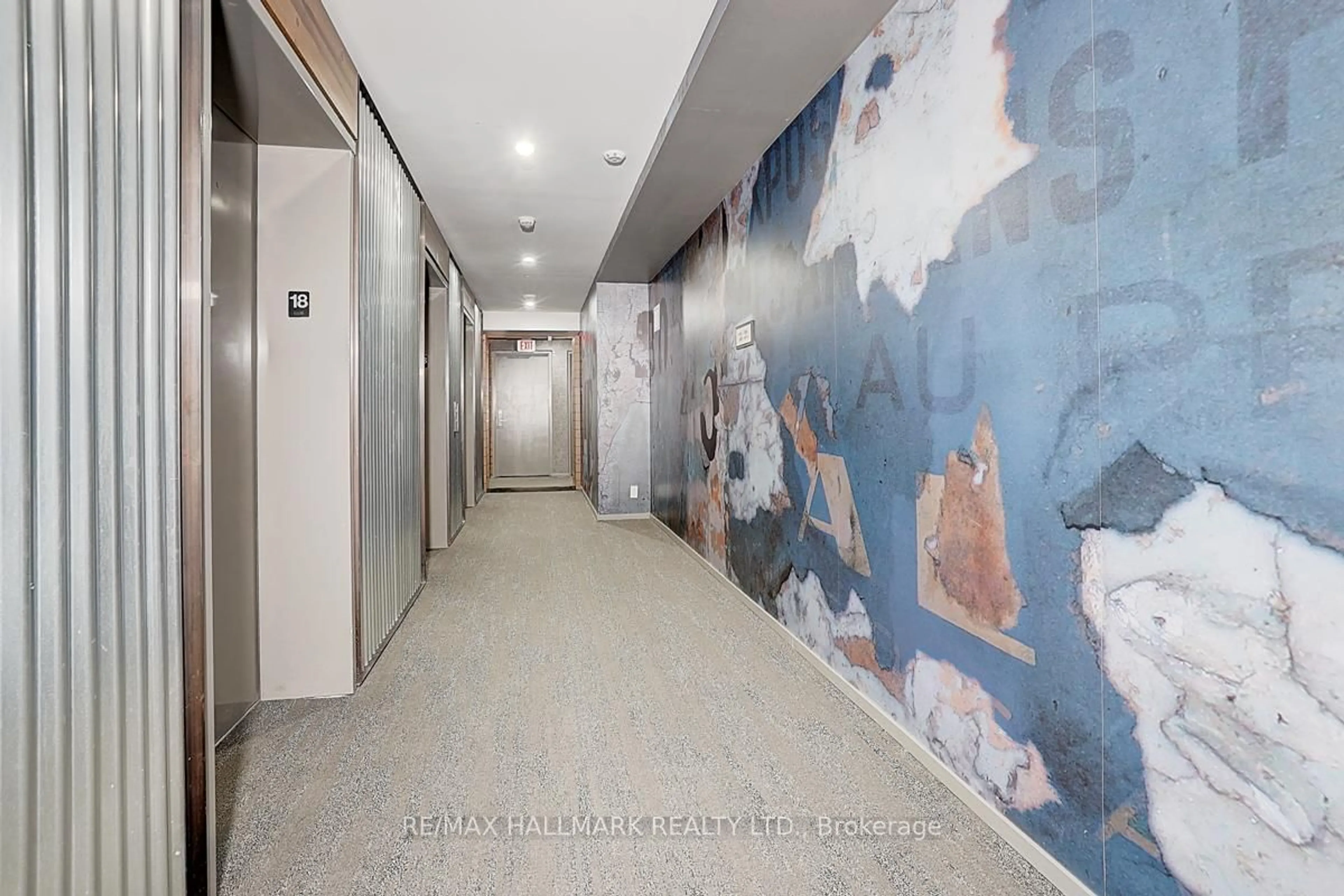 Indoor foyer for 5 St Joseph St #1806, Toronto Ontario M4Y 0B6