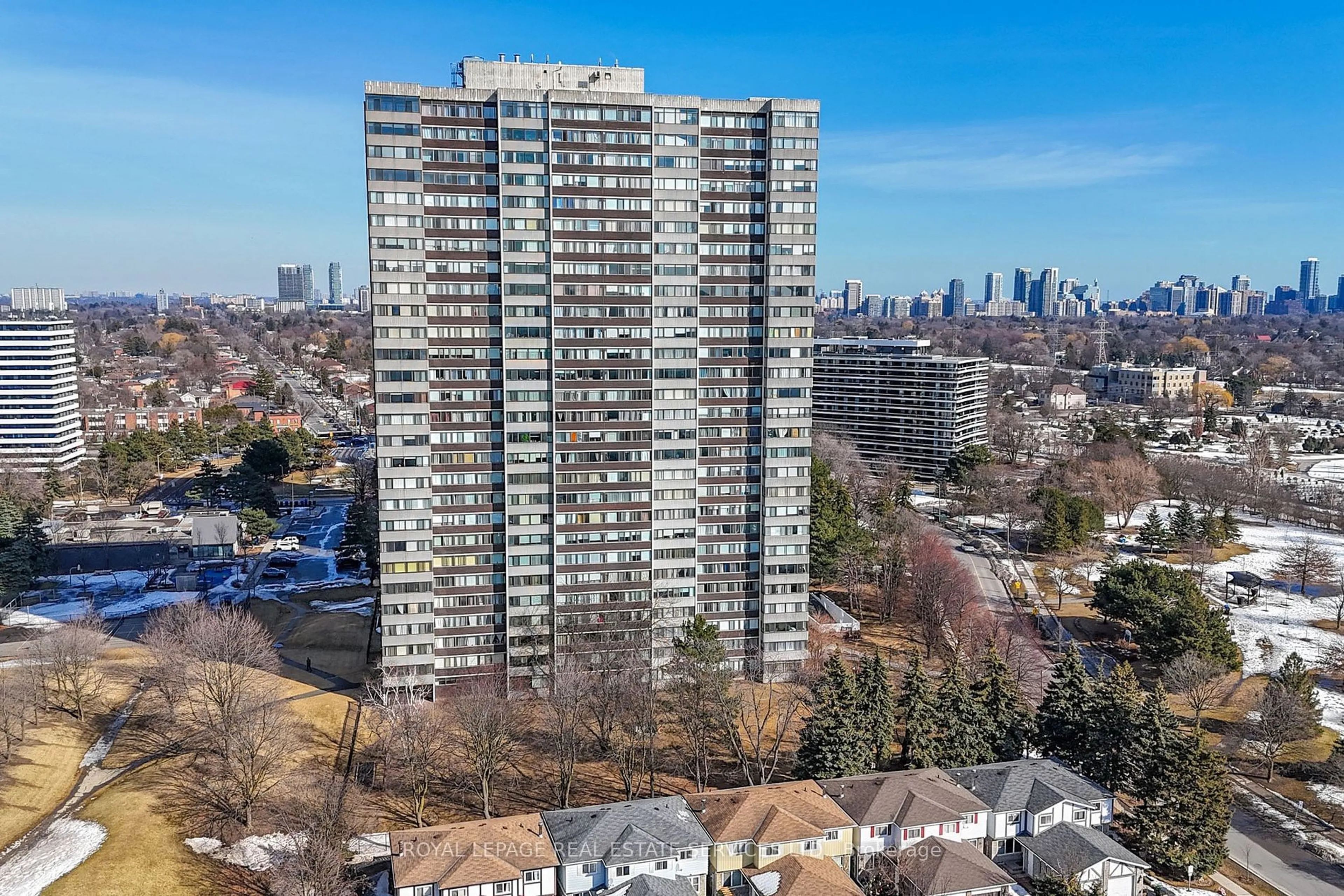 A pic from outside/outdoor area/front of a property/back of a property/a pic from drone, city buildings view from balcony for 100 Antibes Dr #2208, Toronto Ontario M2R 3N1