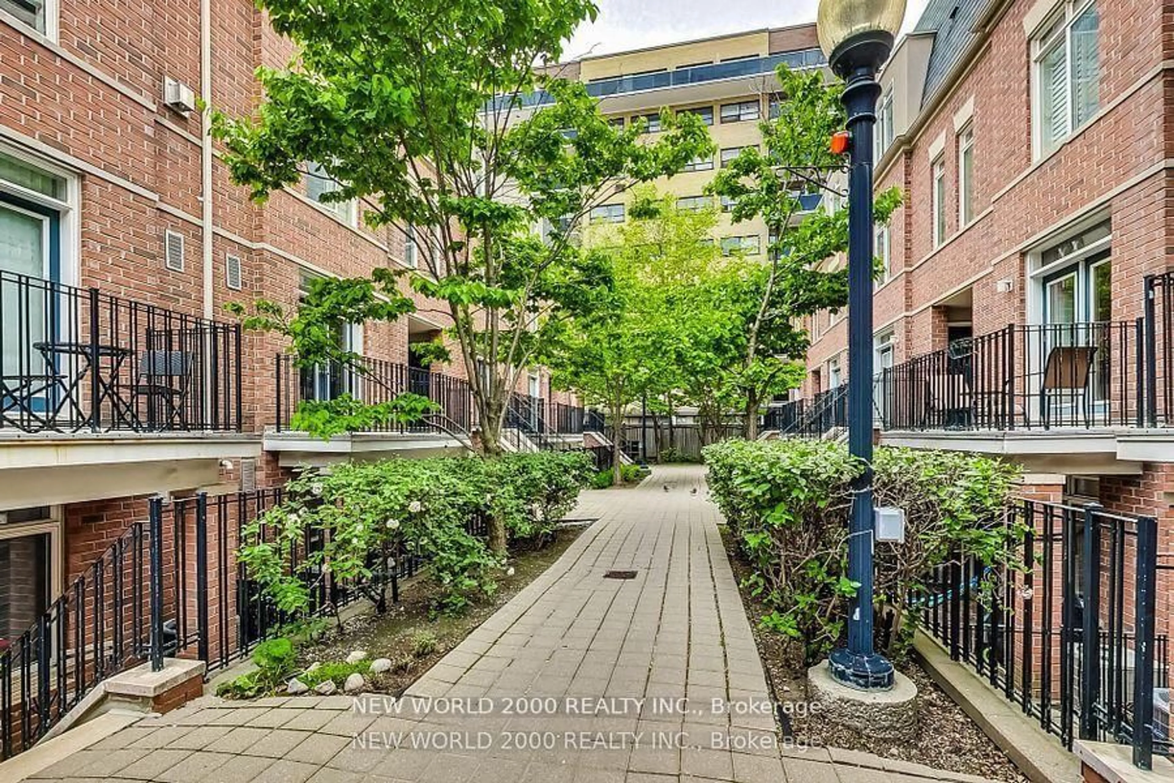 Patio, street for 415 Jarvis St #151, Toronto Ontario M4Y 3C1