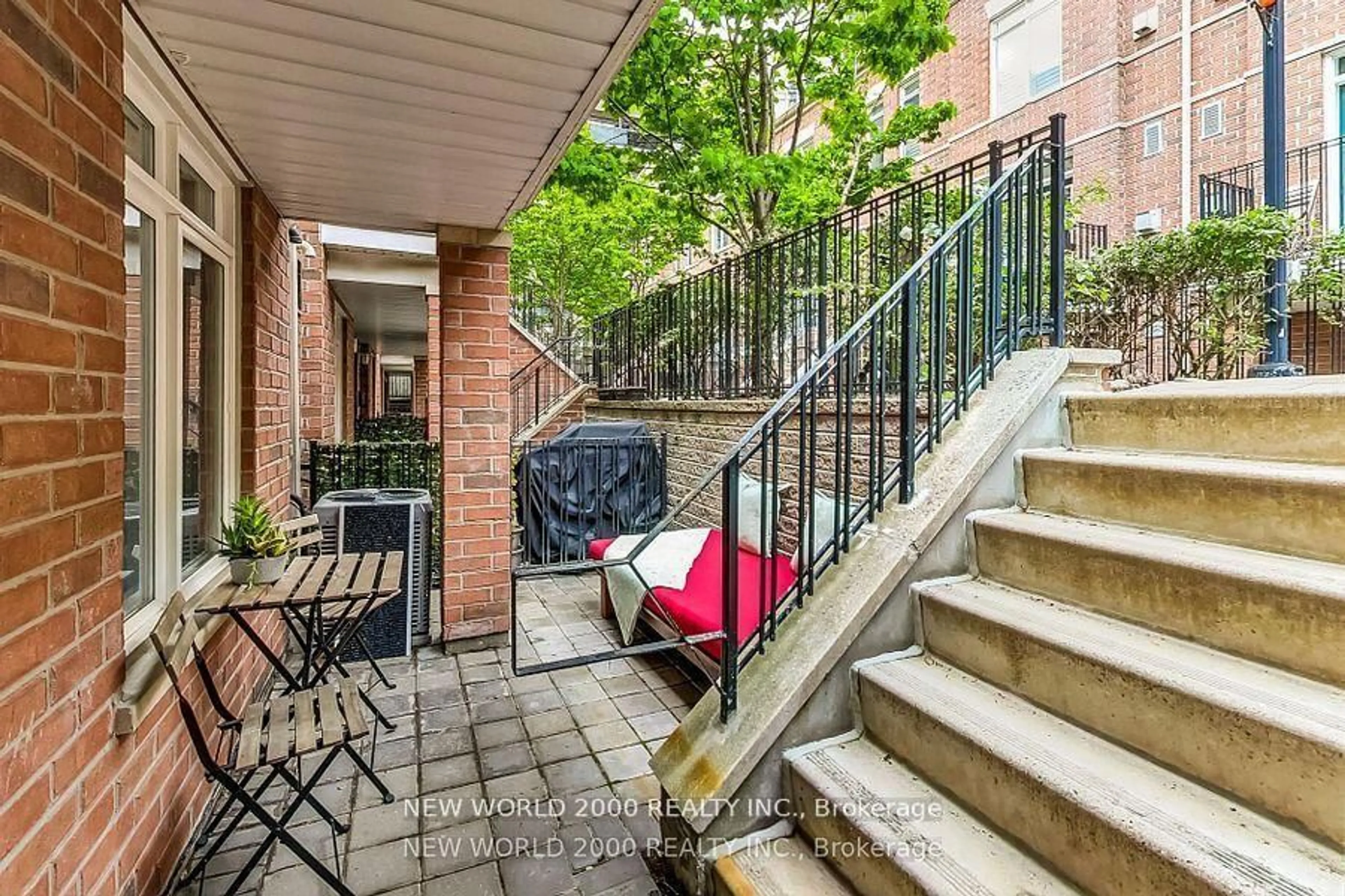 Patio, street for 415 Jarvis St #151, Toronto Ontario M4Y 3C1