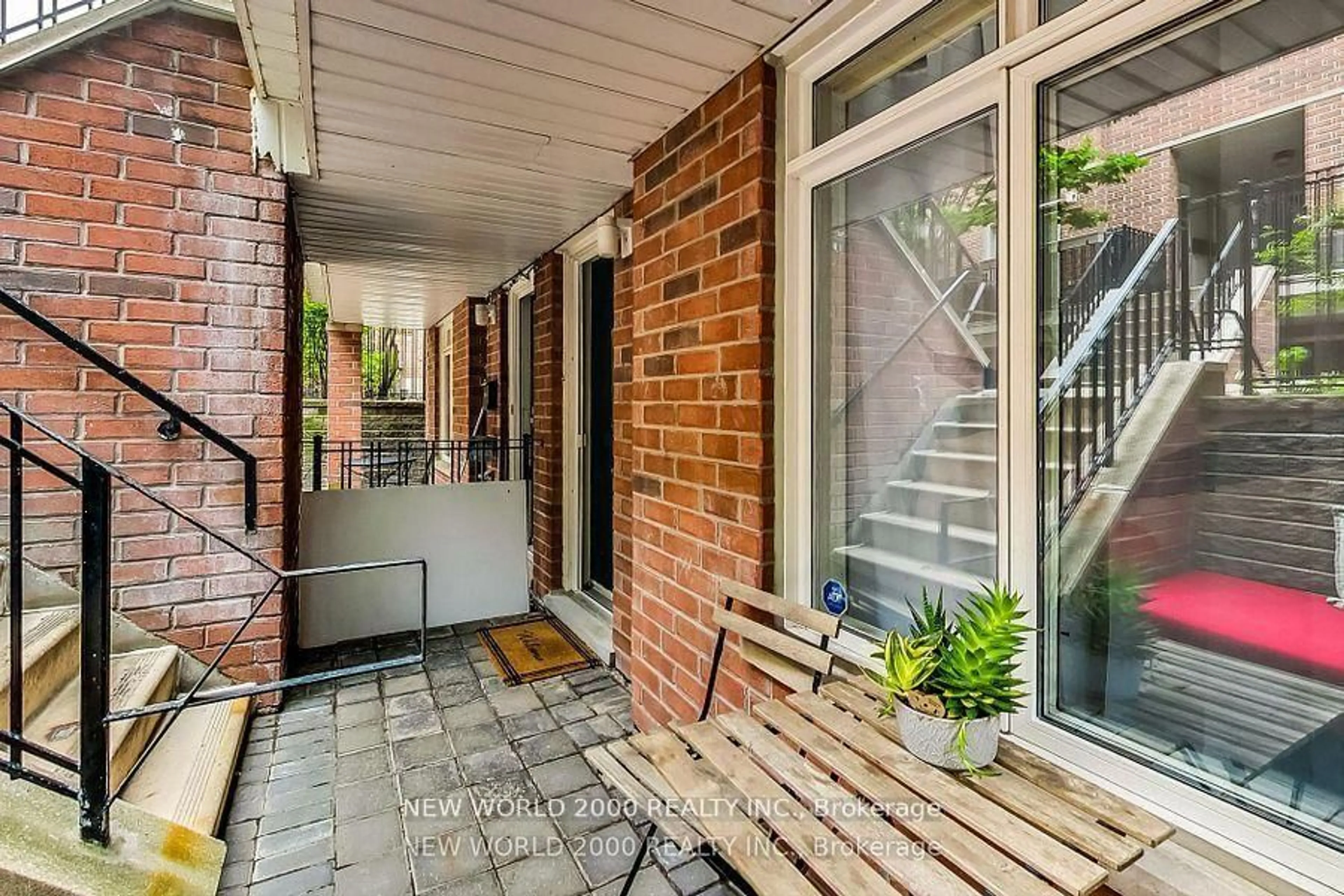 Patio, street for 415 Jarvis St #151, Toronto Ontario M4Y 3C1