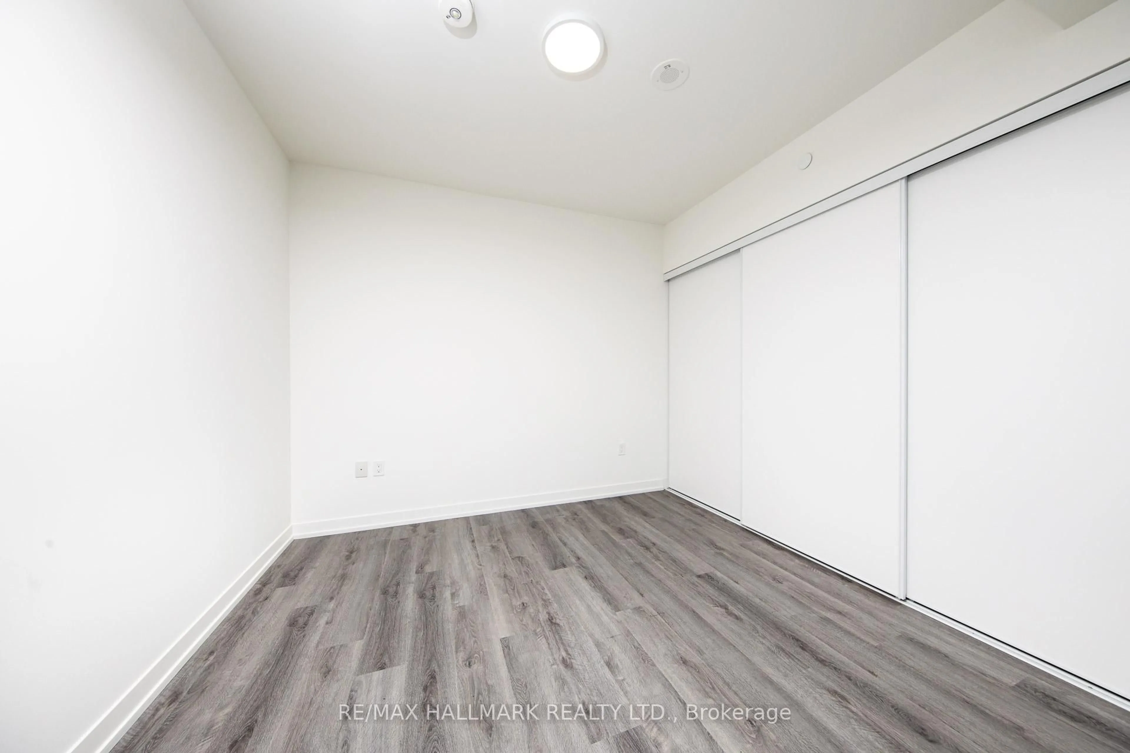 A pic of a room for 138 Downes St #5208, Toronto Ontario M5E 0E4