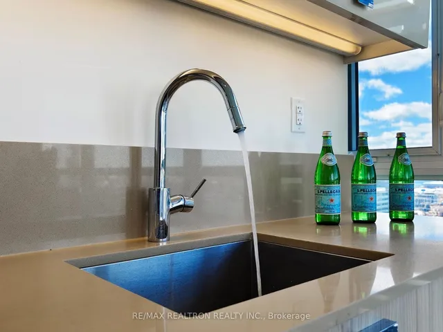 Additional property image - 290 Adelaide St Unit 3704