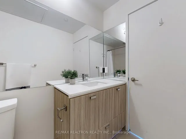 Additional property image - 290 Adelaide St Unit 3704