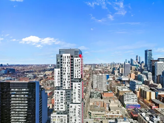 Additional property image - 290 Adelaide St Unit 3704