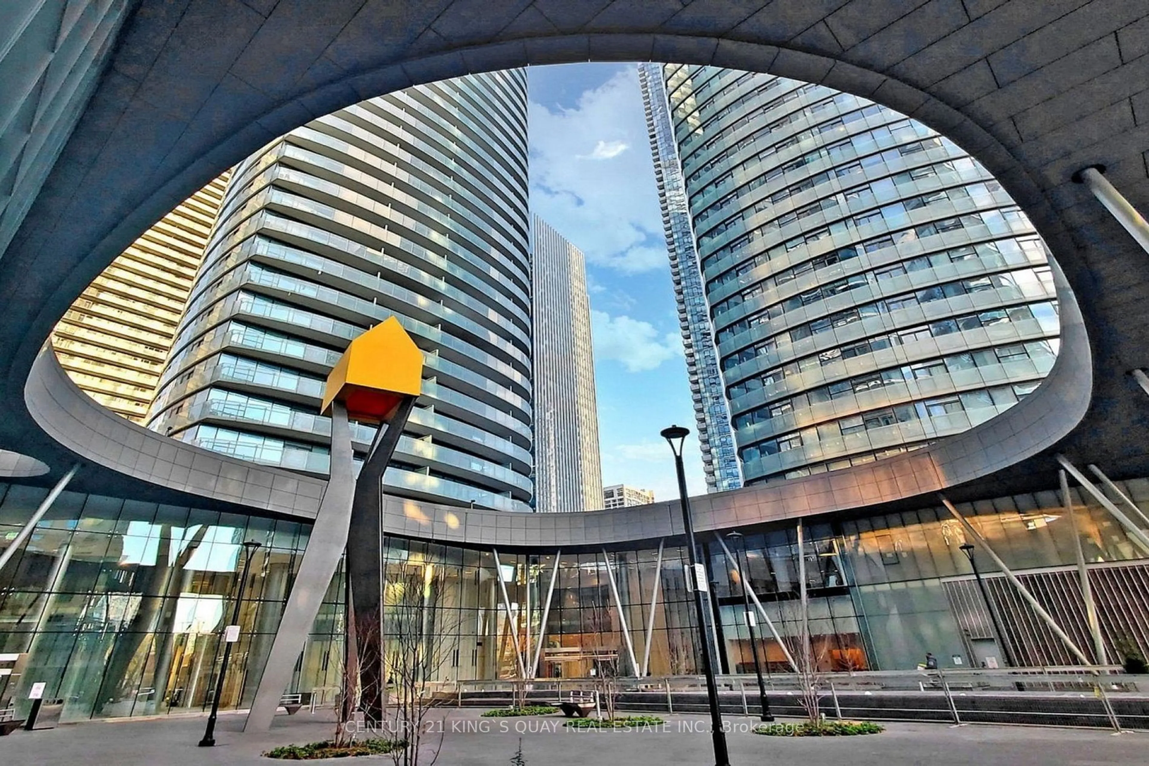 Indoor foyer for 12 York St #808, Toronto Ontario M5J 0A9