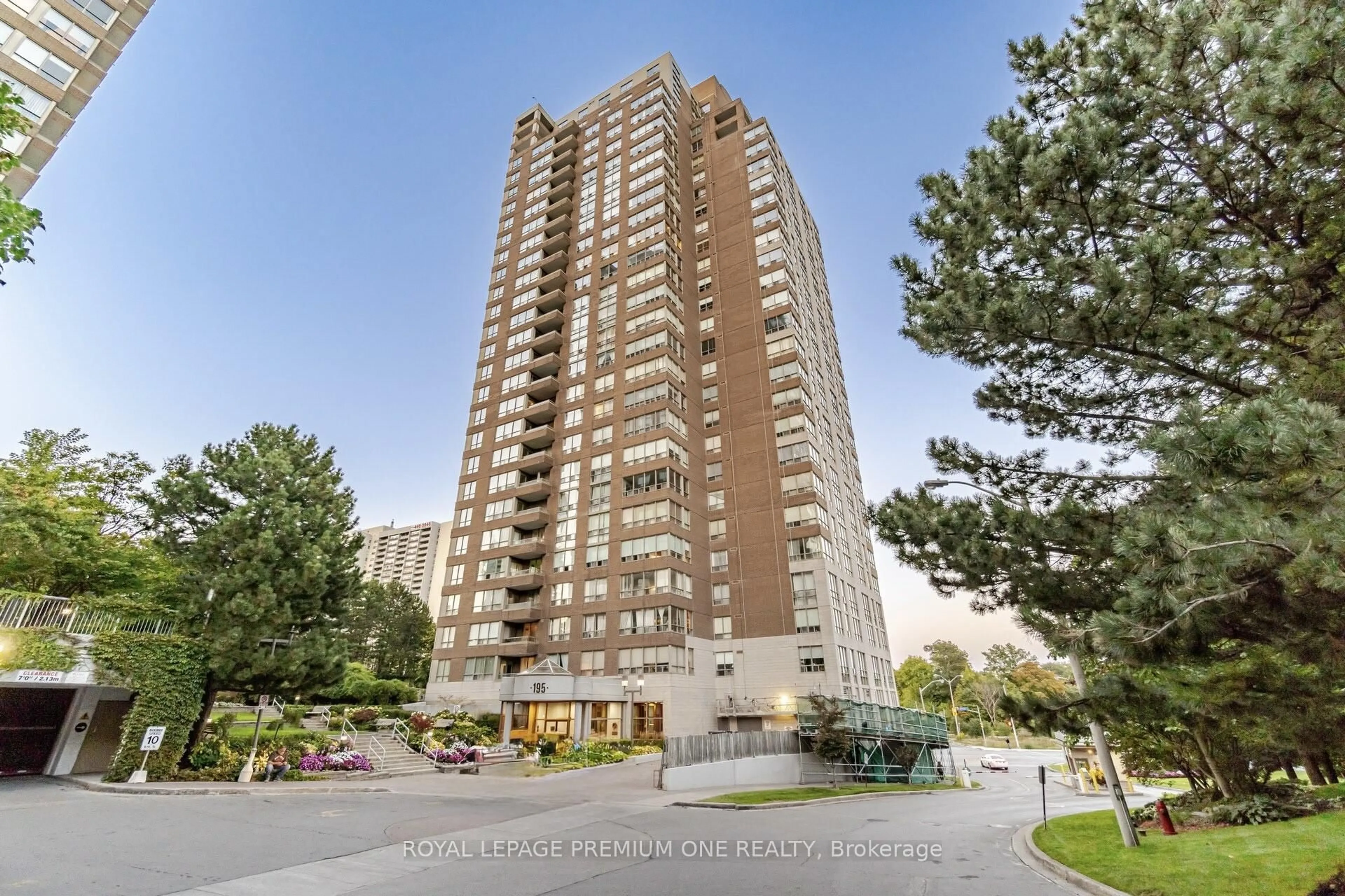 Indoor foyer for 195 Wynford Dr #1008, Toronto Ontario M3C 3P3