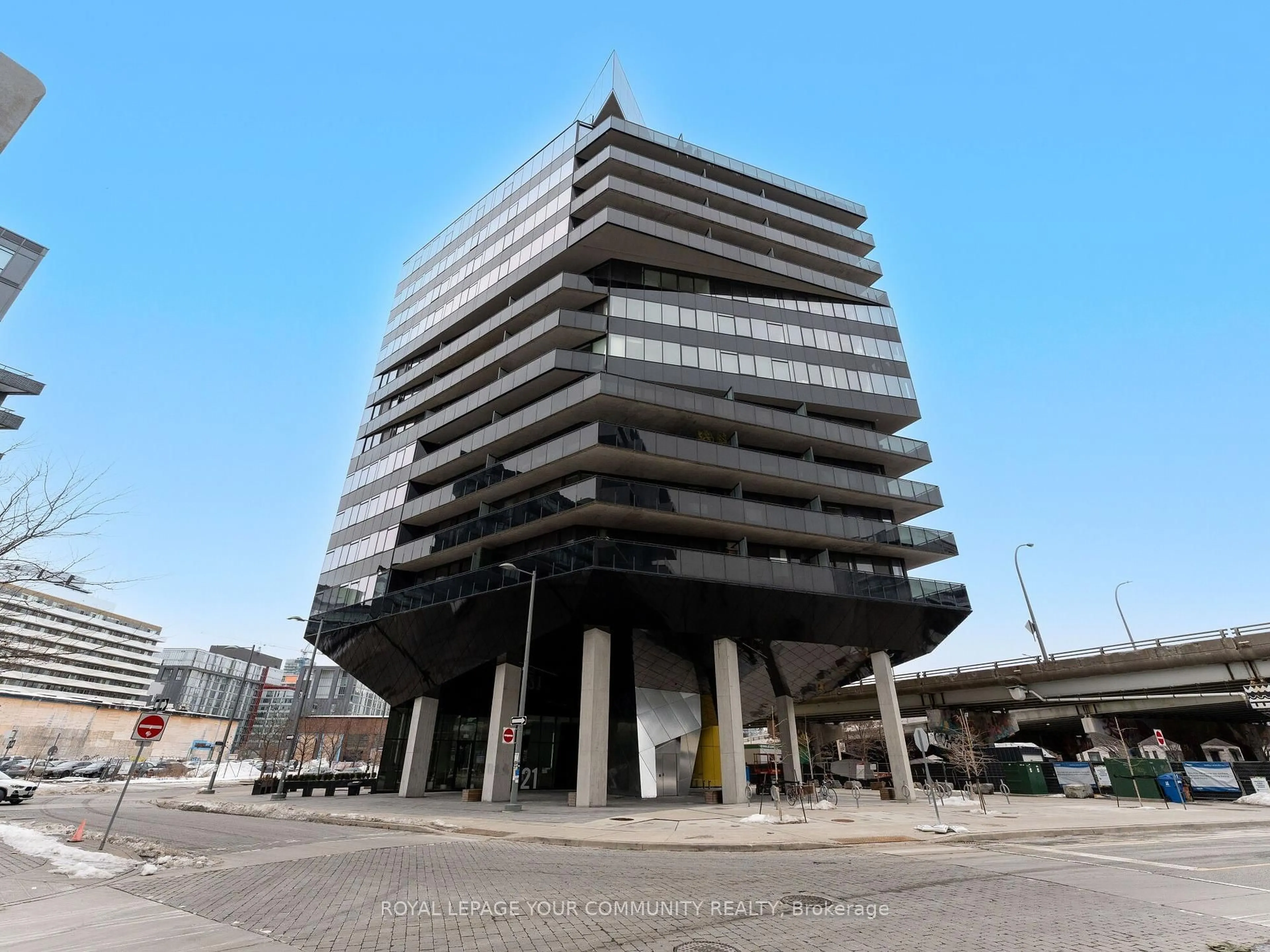 Indoor foyer for 21 Lawren Harris Square #1108, Toronto Ontario M5A 0T4