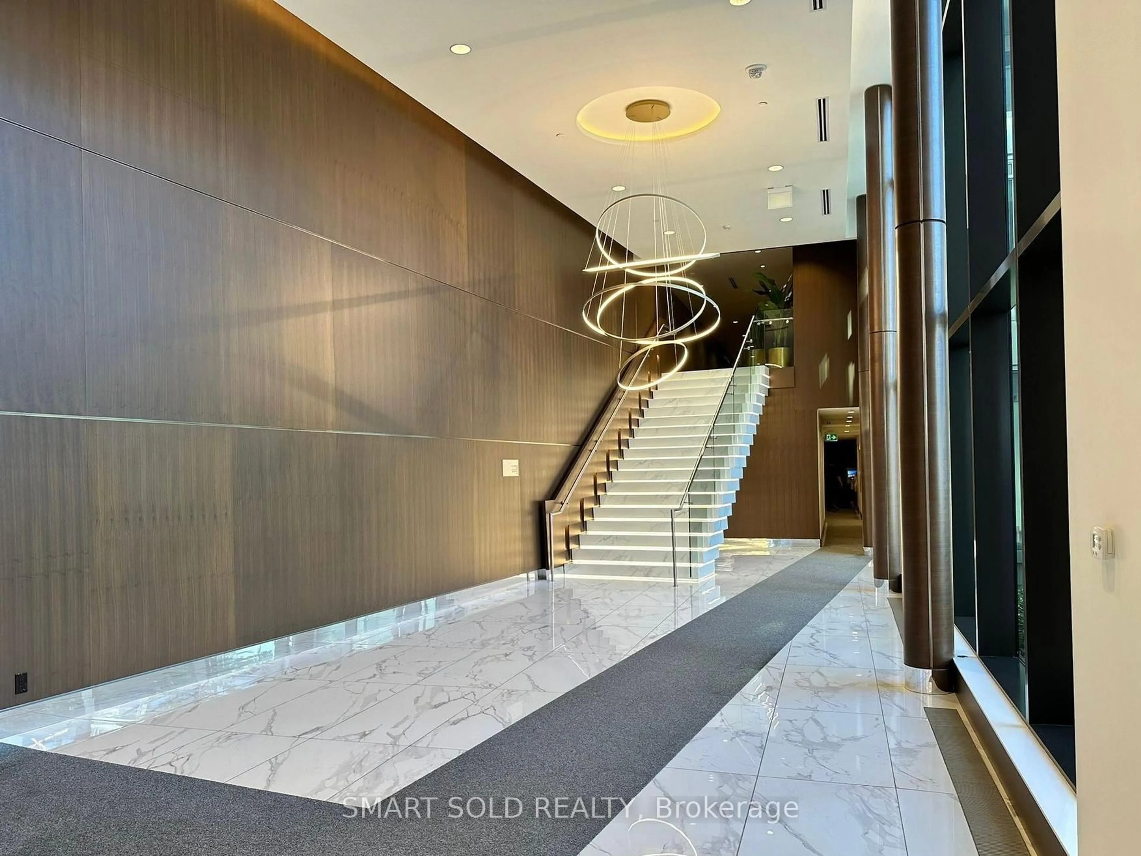 Indoor foyer for 85 McMahon Dr #2001, Toronto Ontario M2K 0H1