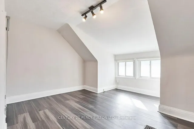Additional property image - 471 Shaw St