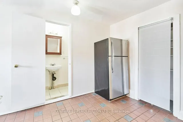 Additional property image - 471 Shaw St