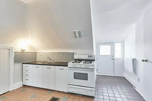 Additional property image - 471 Shaw St