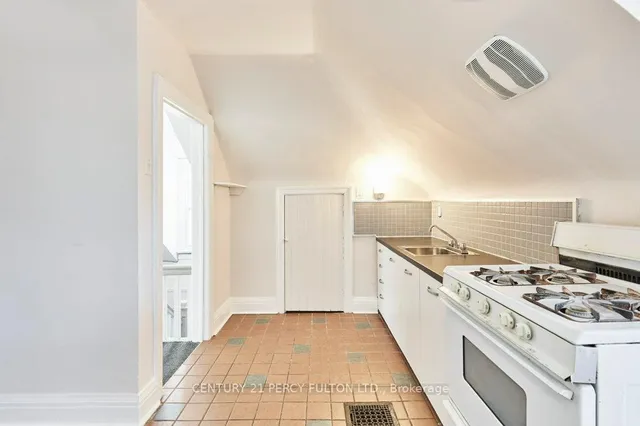 Additional property image - 471 Shaw St