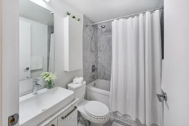 Additional image 8 of 12 York St Unit 306