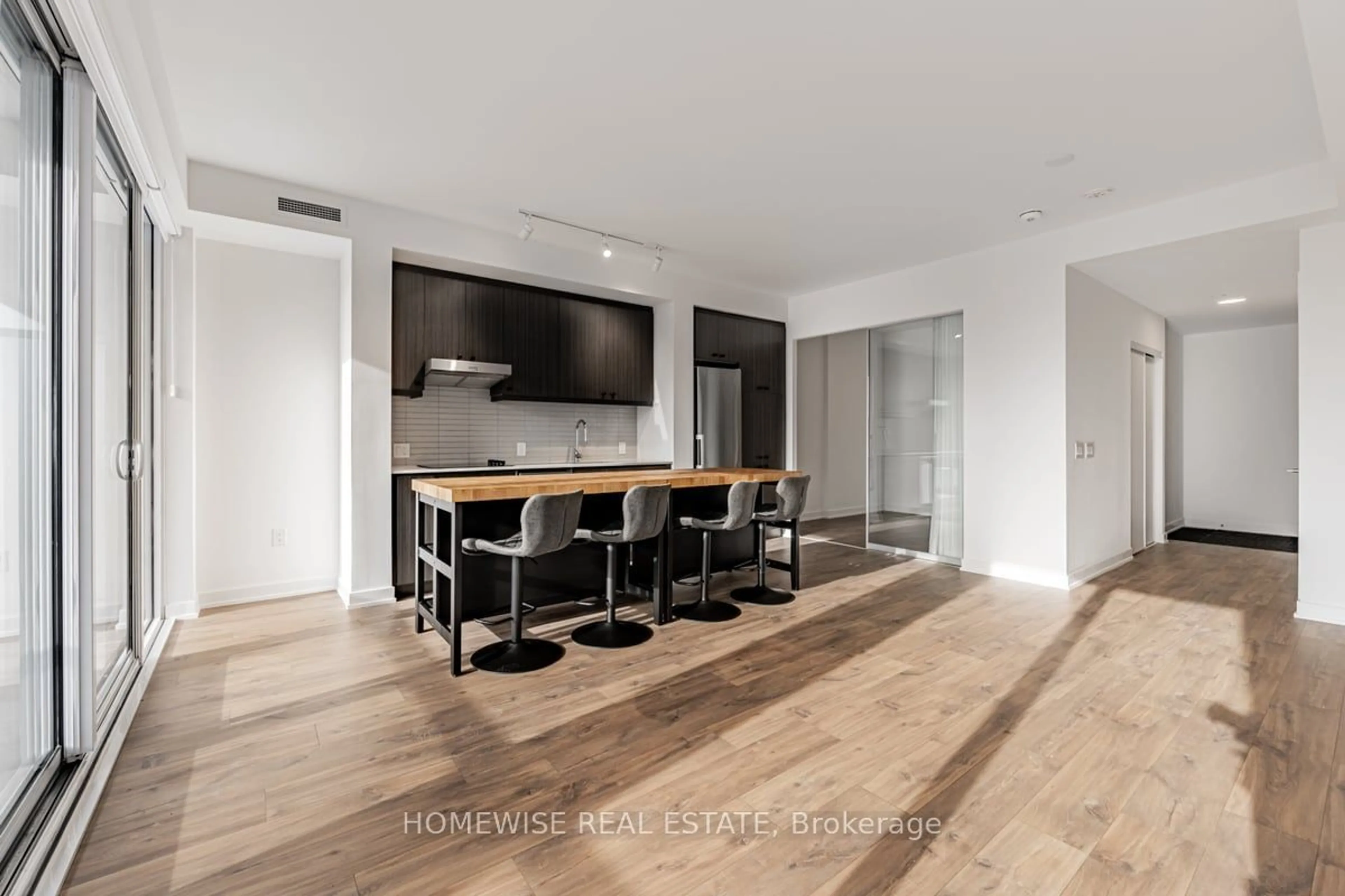 Open concept kitchen, unknown for 9 Tecumseth St #319, Toronto Ontario M5V 0S5