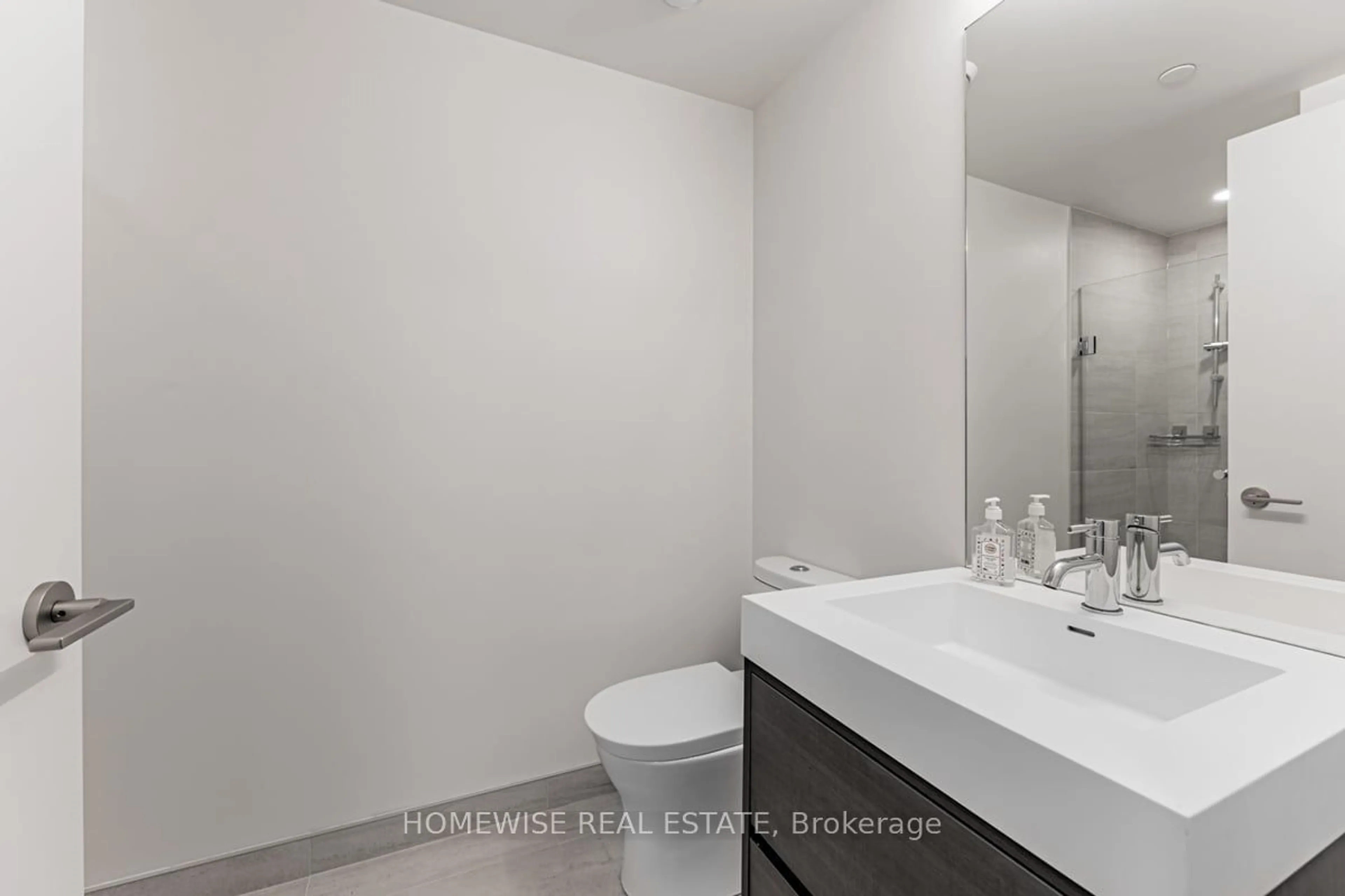 Standard bathroom, unknown for 9 Tecumseth St #319, Toronto Ontario M5V 0S5