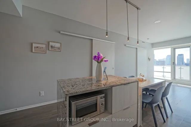 Additional property image - 1 Bloor St Unit 1605