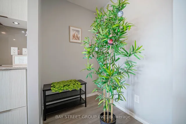 Additional property image - 1 Bloor St Unit 1605