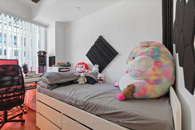 Additional property image - 215 Queen St Unit 711
