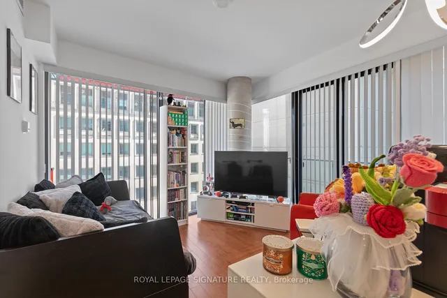 Additional property image - 215 Queen St Unit 711