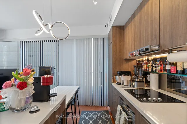 Additional property image - 215 Queen St Unit 711